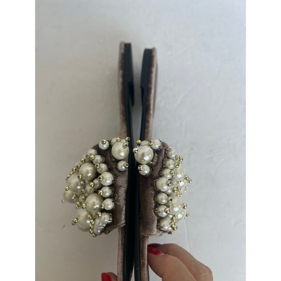 Jeffrey Campbell Dressy Pixie Faux Pearl Taupe Crushed Velvet Slide Sandals Sz 9 - Picture 7 of 12